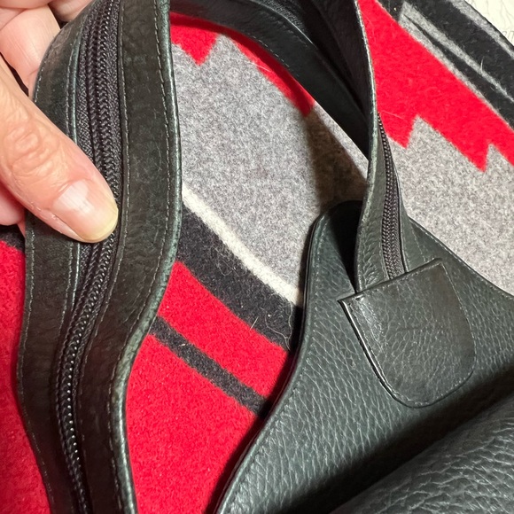 Y2K black leather purse -backpack - Picture 13 of 14